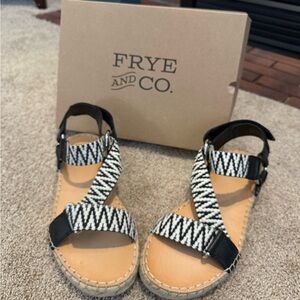 FRYE AND CO. Black and White Patterned Sandals